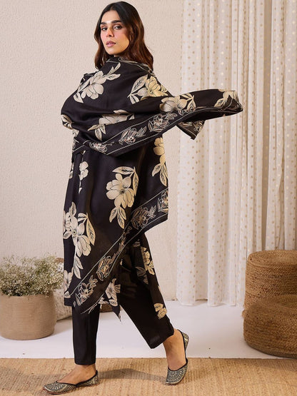 Women Floral Printed Regular Kurta With Trousers & Dupatta