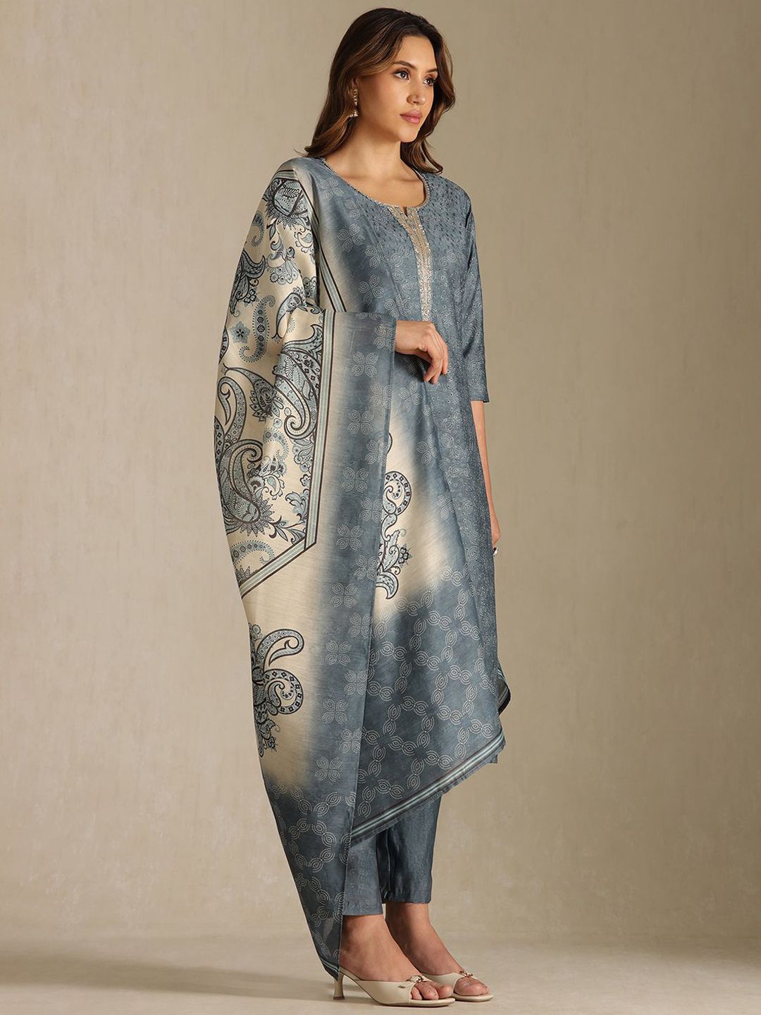 Dhiyona SO Women's Floral Printed Notch Neck Zardozi Straight Kurta With Trousers & Dupatta