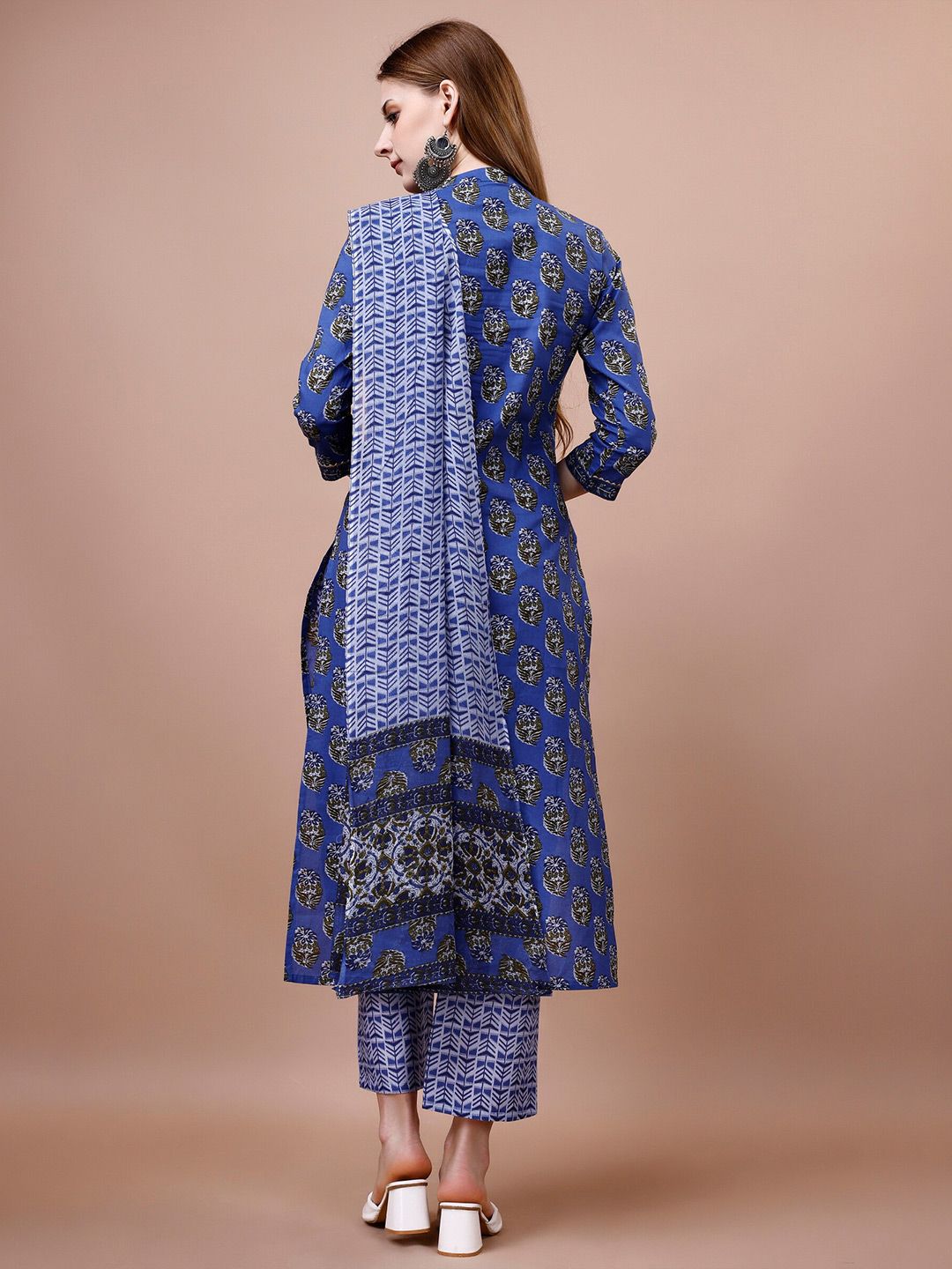 Dhiyona OD  Floral Printed Pure Cotton Kurta With Trousers & Dupatta