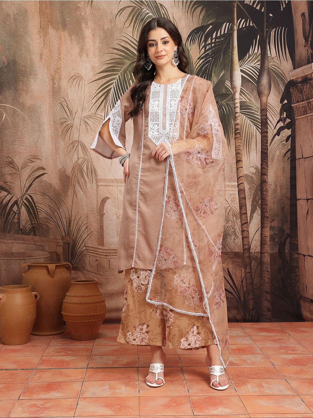 Dhiyona SN Women's Yoke Design Regular Thread Work Kurta with Patiala & With Dupatta
