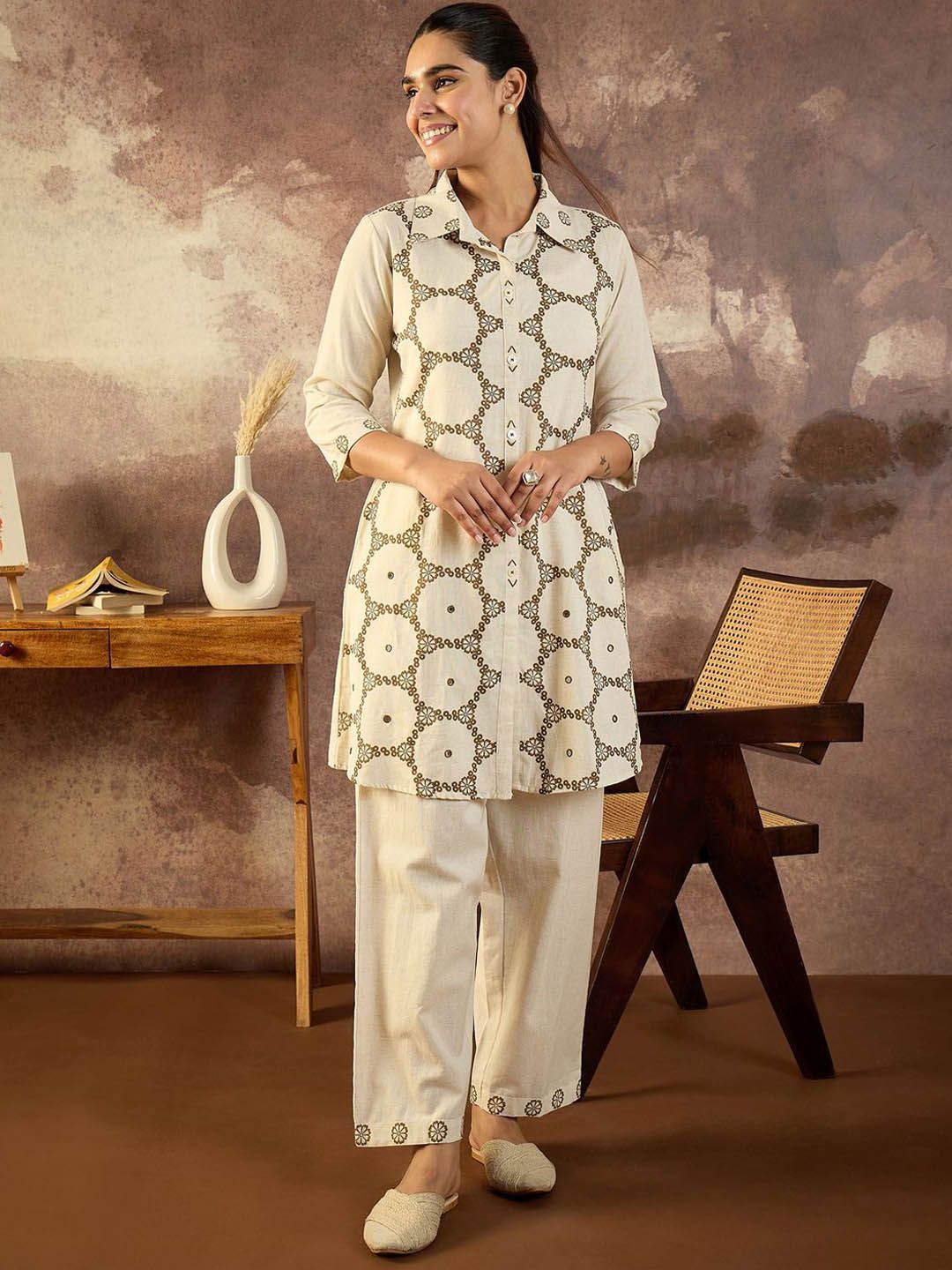 Geometric Printed Shirt Collar A-Line Kurta With Trousers