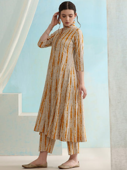Women's Striped Dyed Mandarin CollarThree-Quarter Sleeves Kurta Set