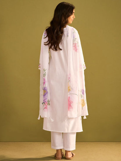 Dhiyona IE Women Floral Embroidered Regular Thread Work Liva Kurta with Trousers & With Dupatta