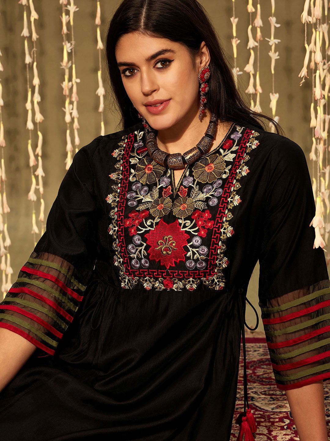 Dhiyona IE Floral Embroidered Empire Thread Work Liva Kurta With Trousers