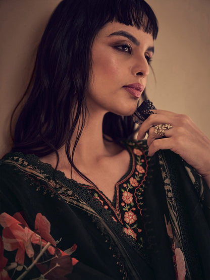 Dhiyona IE Women Floral Embroidered Panelled Thread Work Kurta with Trousers & With Dupatta