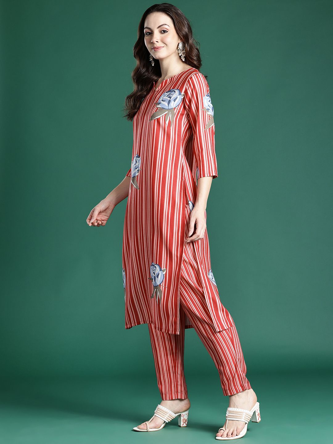 Floral Printed Regular Kurta with Trousers