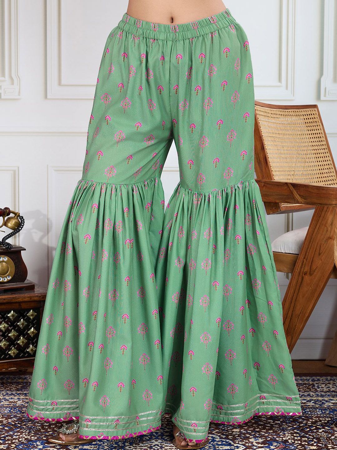 Dhiyona PD Women Printed Kurti Sharara With Dupatta