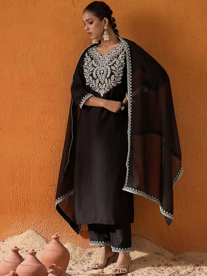 Women Embroidered Regular Thread Work Kurta with Trousers & With Dupatta