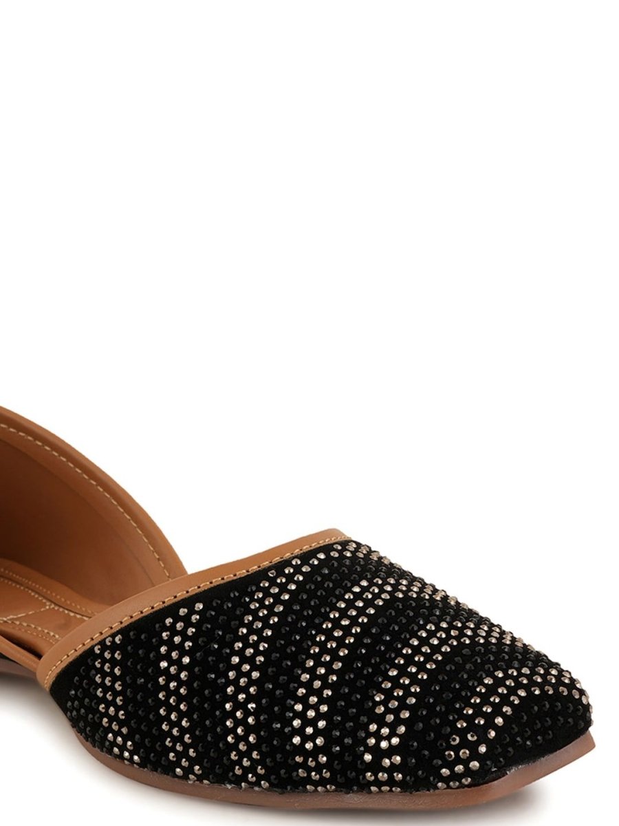 Dhiyona AK Embellished Mojaris