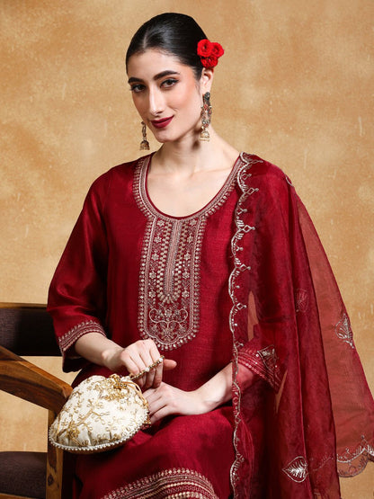 Dhiyona VA Women'sYoke Design Zari Round Neck Straight Kurta With Trousers & Dupatta