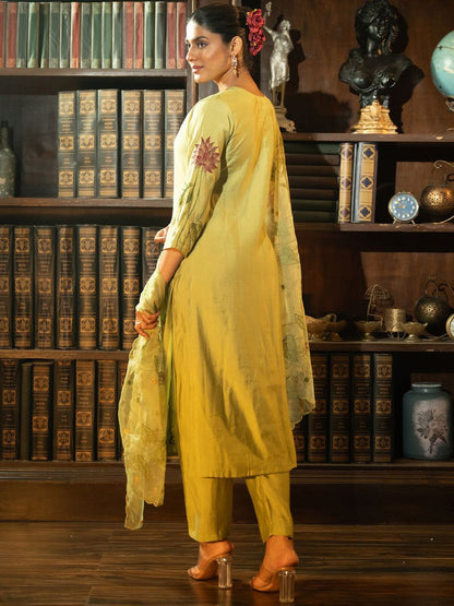 Floral Printed Thread Work Straight Kurta With Trousers & With Dupatta