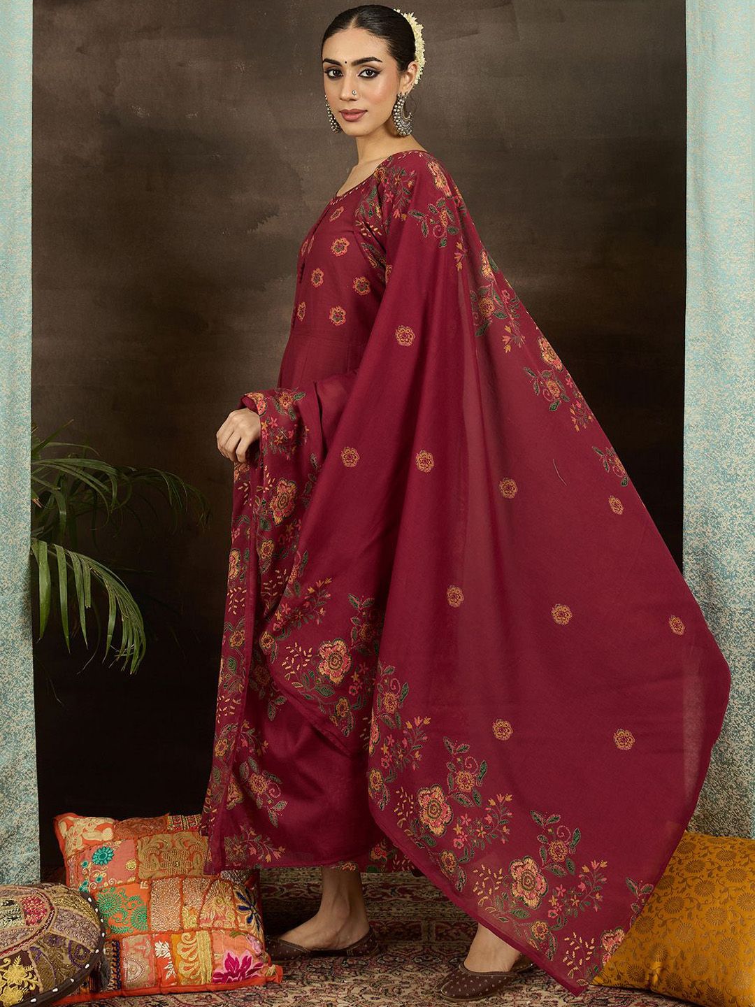 Women Floral Printed Beads and Stones Pure Cotton Kurta with Trousers & Dupatta