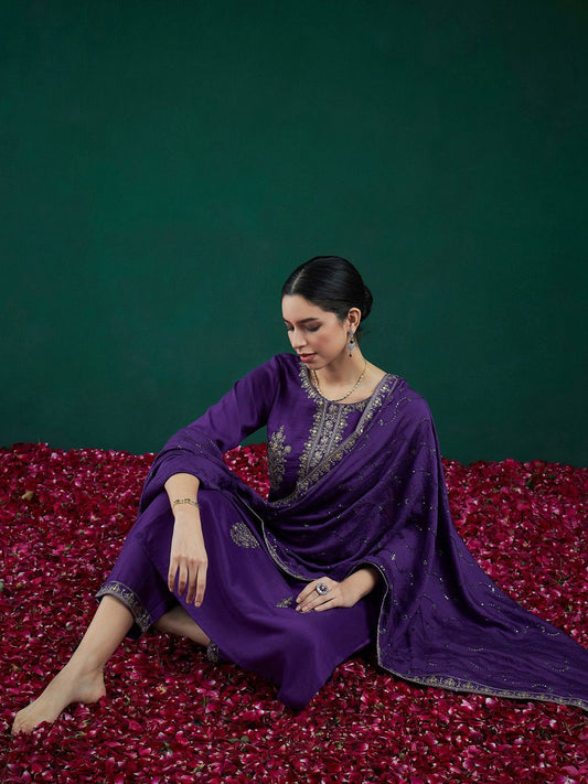 Dhiyona IE Floral Embroidered Regular Sequinned Kurta Wwith Trousers & Dupatta