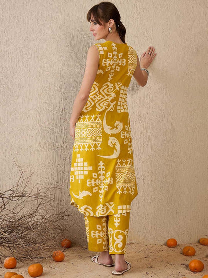 Women Ethnic Motifs Printed Regular Pure Cotton Kurta with Trousers