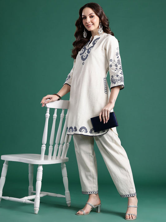 Ethnic Motifs Embroidered Regular Thread Work Kurta with Trousers