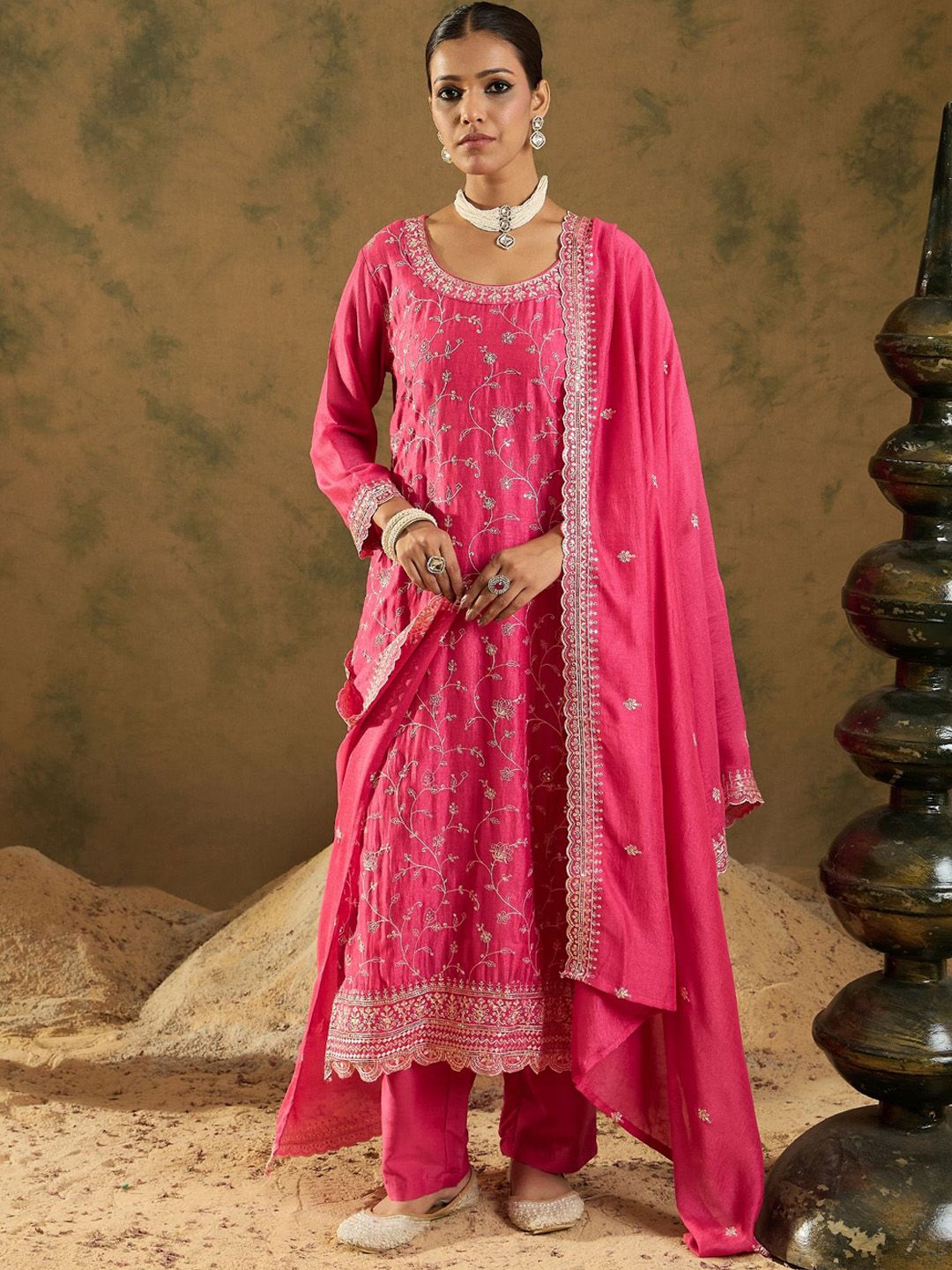 Dhiyona IE Women Ethnic Motifs Embroidered Regular Thread Work Kurta with Trousers & With Dupatta