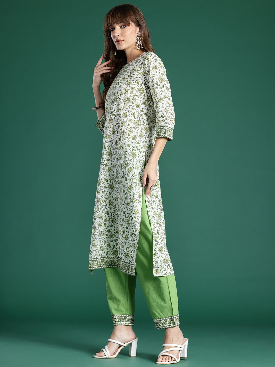 Dhiyona IE Women Floral Printed Pure Cotton Kurta with Trousers & With Dupatta