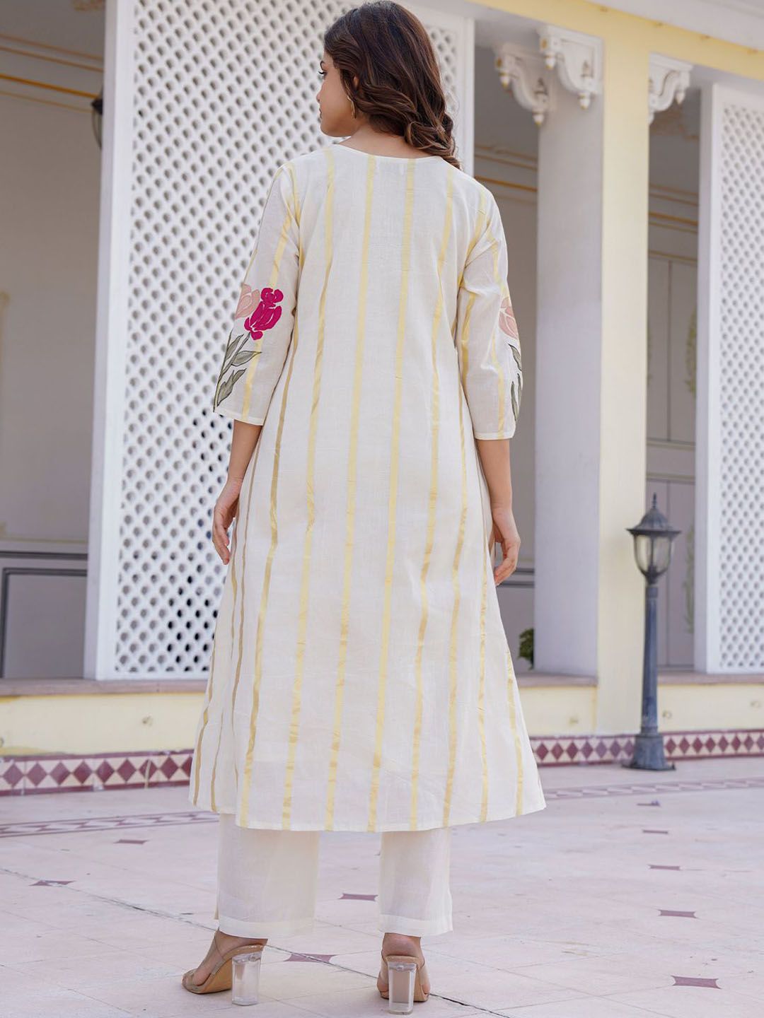 Women Floral Printed Regular Pure Cotton Kurta with Trousers