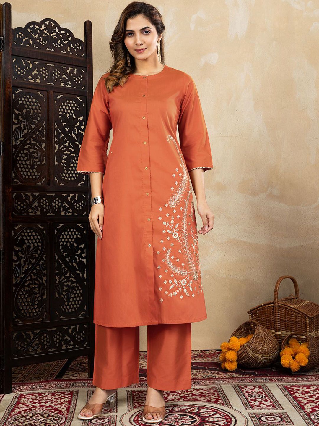 Dhiyona PD Women Women Embroidered Straight Kurta & Trousers