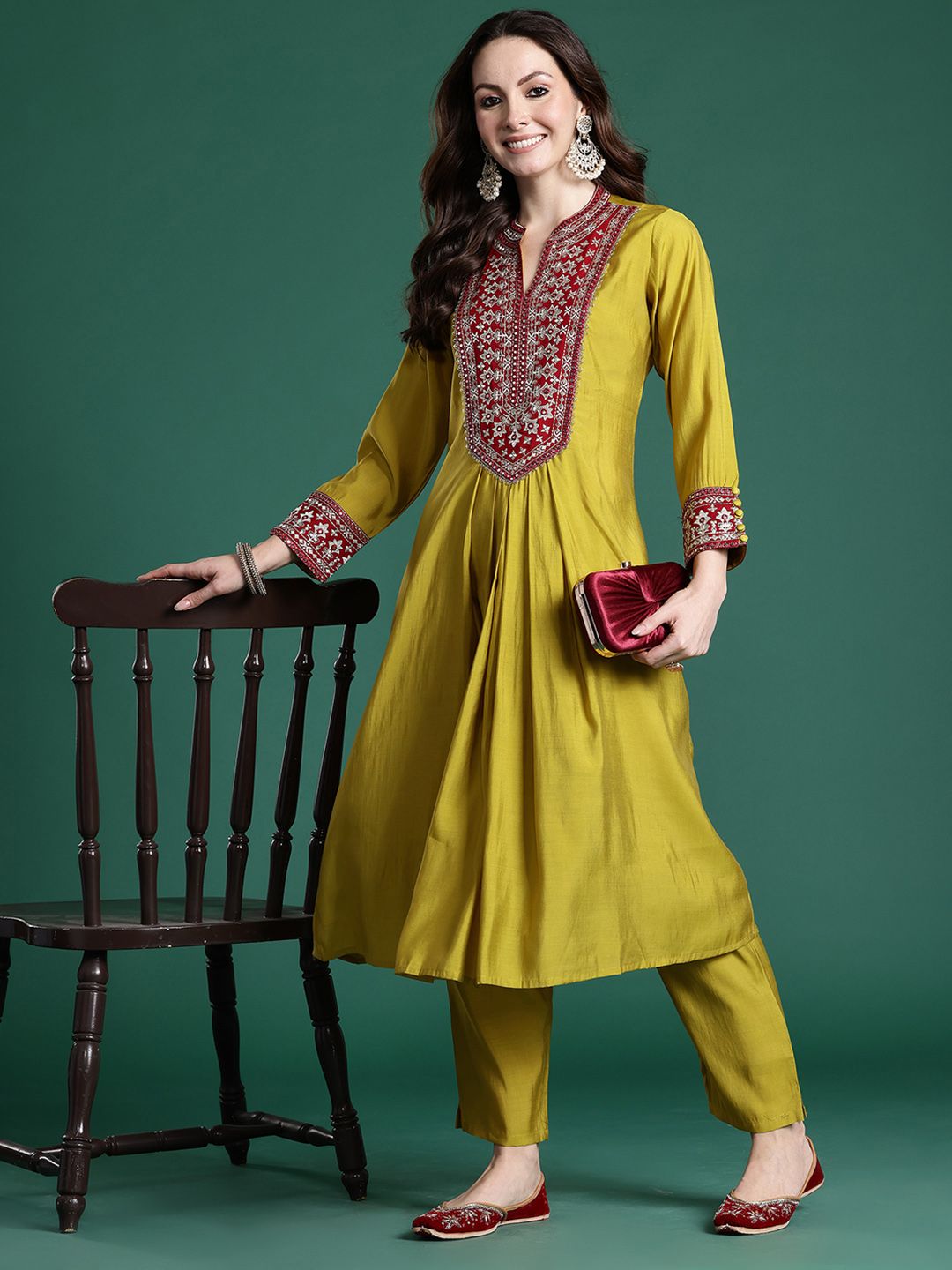 Women Ethnic Motifs Embroidered Pleated Mirror Work Kurta with Trousers