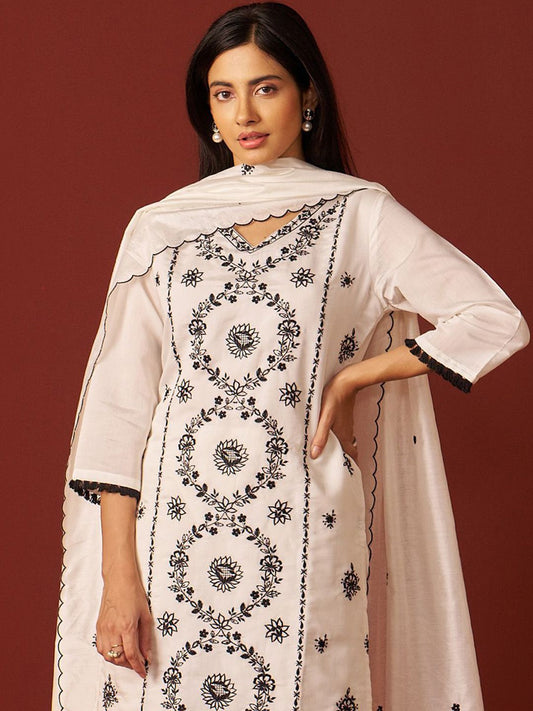 Women Floral Embroidered Kurta with Trousers & Dupatta