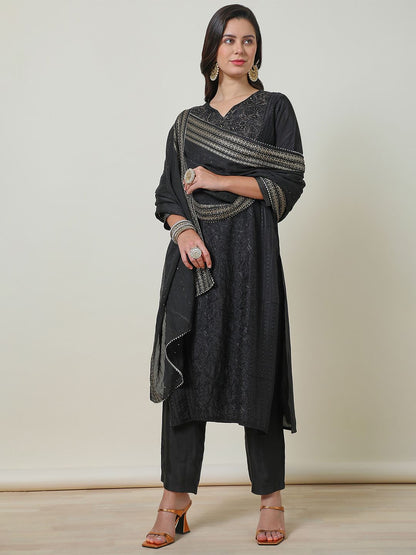 Dhiyona SO Women's Embroidered Suit Set With Mirror Work