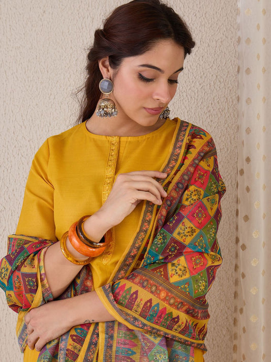 Dhiyona IE Straight Kurta With Trouser & Dupatta