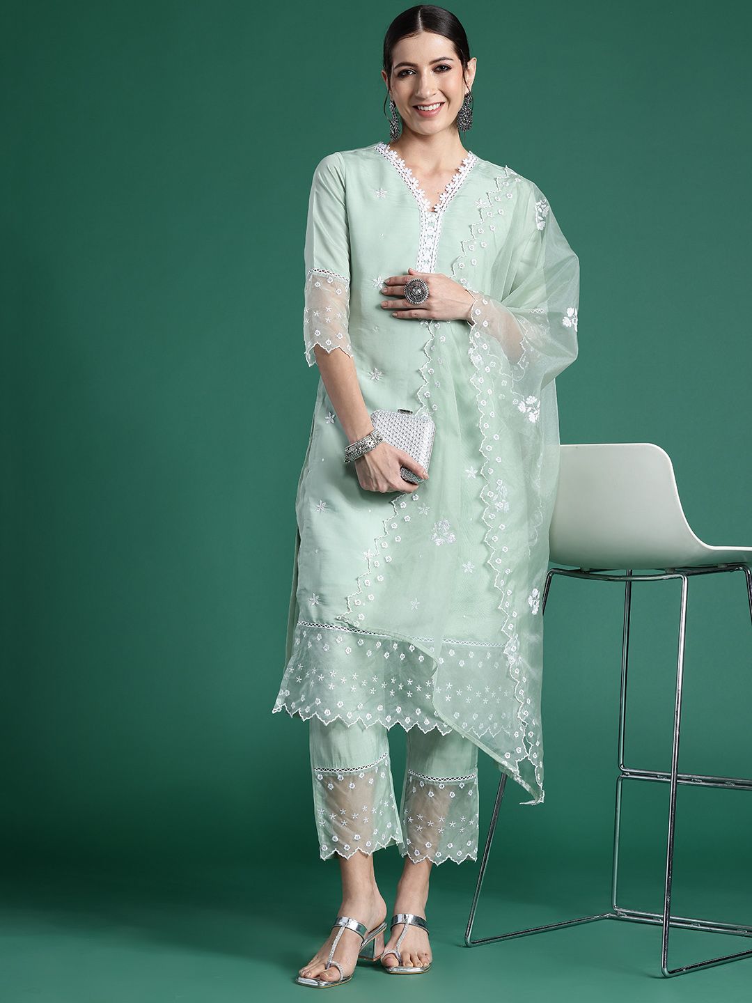 Dhiyona IE Women Floral Embroidered Regular Thread Work Kurta with Trousers & With Dupatta