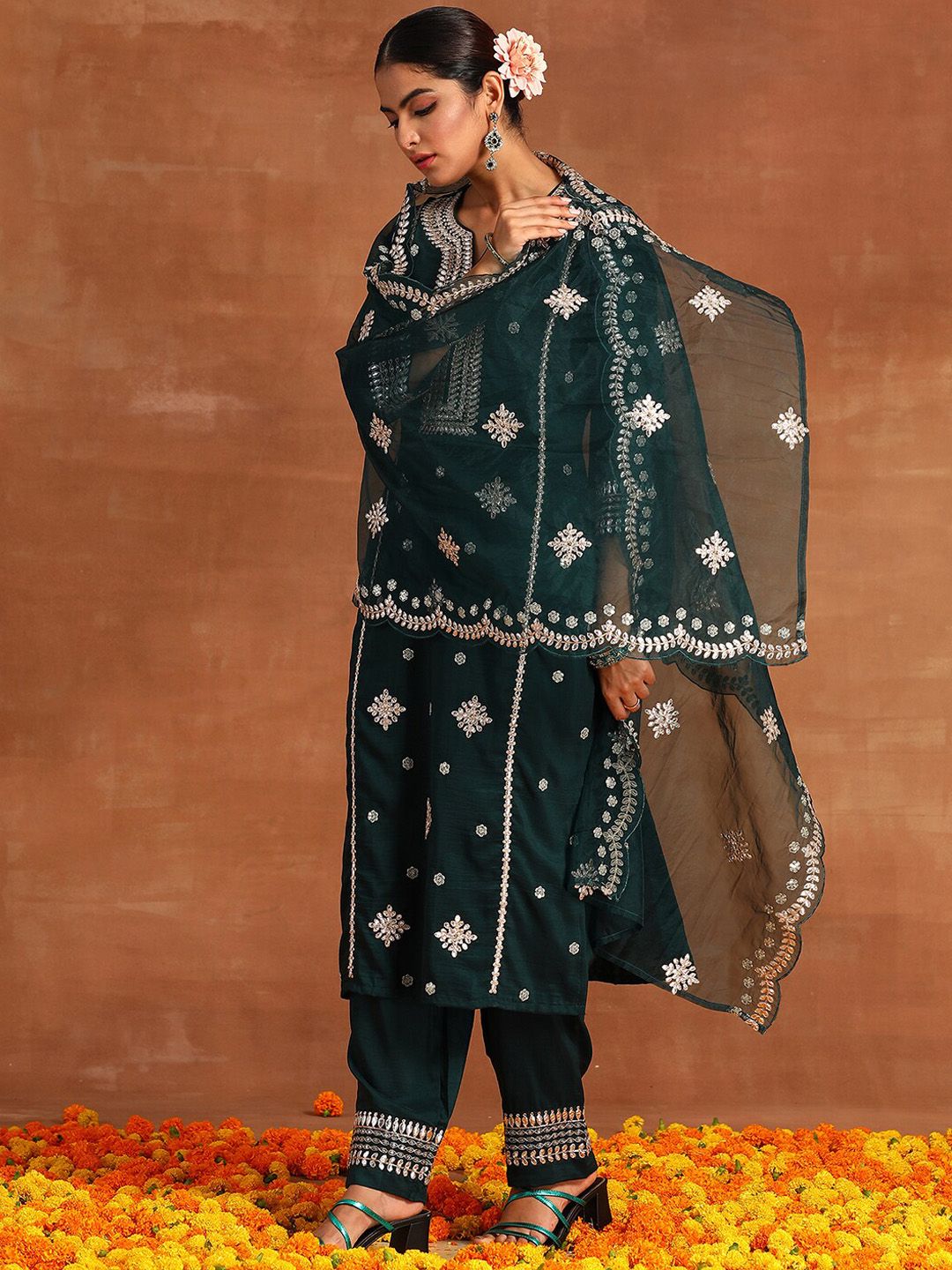 Ethnic Motifs Embroidered Thread Work Kurta & Trousers With Dupatta