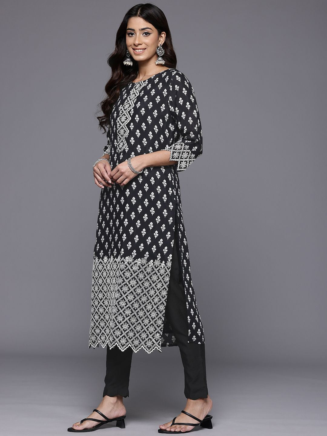 Dhiyona VA Women'sFloral Printed Thread Work Pure Silk Kurta With Trousers & Dupatta