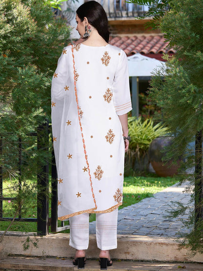 Dhiyona IE Round Neck Floral Embroidered Regular Thread Work Kurta Set