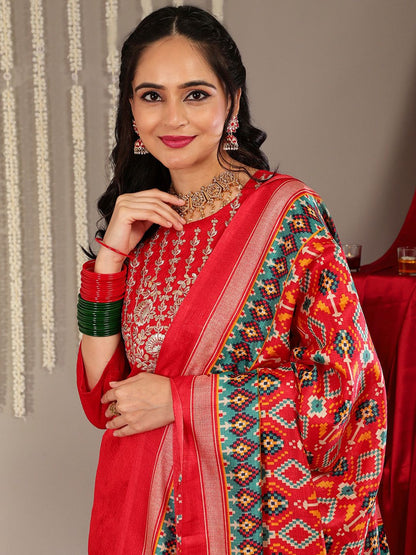 Dhiyona VA Women's Jaquard Kurta Set With Printed Patola Dupatta