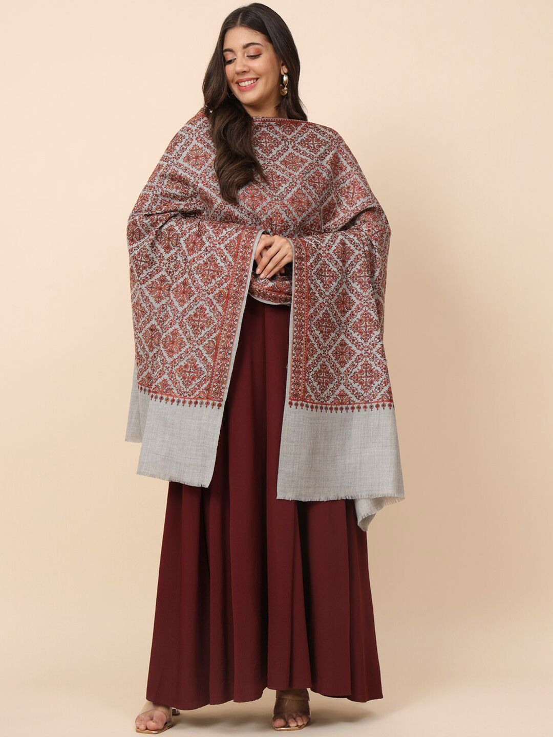 Dhiyona PA Floral Embroidered Pure Woolen Shawl