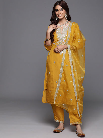 Floral Embroidered Regular Sequinned Kurta with Trousers & Dupatta