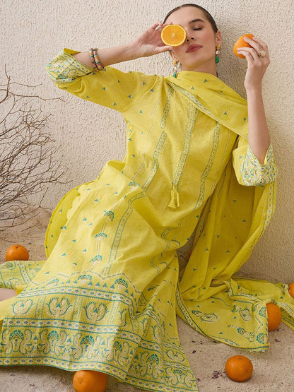 Floral Printed Mandarin Collar Beads Stones Pure Cotton Kurta Trousers & Dupatta
