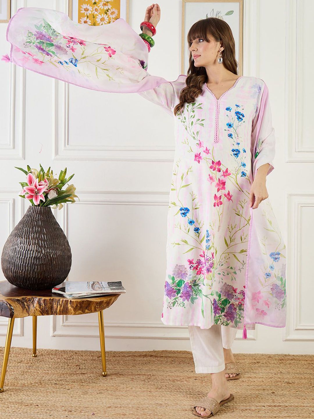 Women Floral Printed Regular Linen Kurta & Trousers With Floral Dupatta