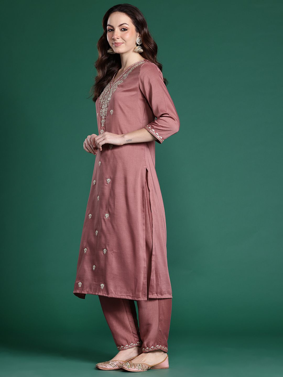 Dhiyona IE Ethnic Motifs Embroidered Sequinned Kurta with Trousers & With Dupatta