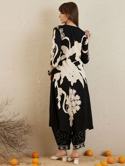 Dhiyona IE Floral Printed Three-Quarter Sleeves A-Line Tunic With Trouser