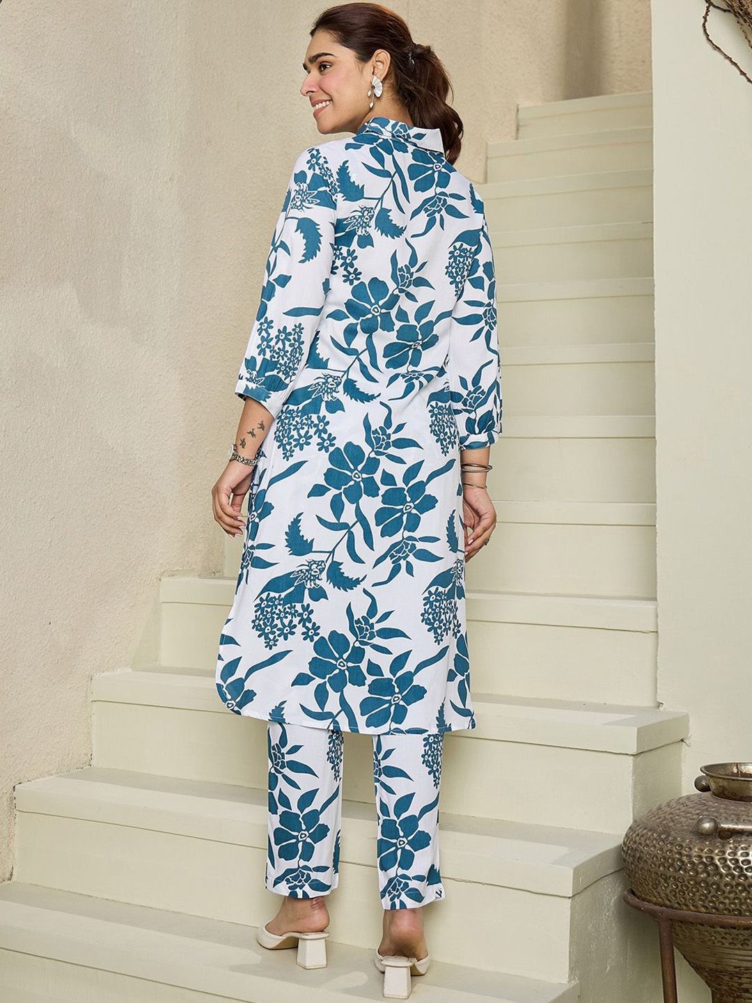 Floral Printed Shirt Collar Kurta With Trousers