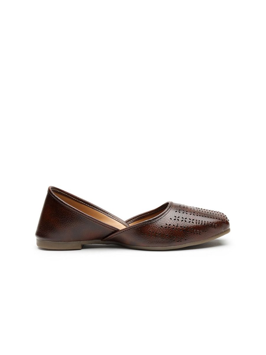Dhiyona AK Women Solid Ballerinas Flats