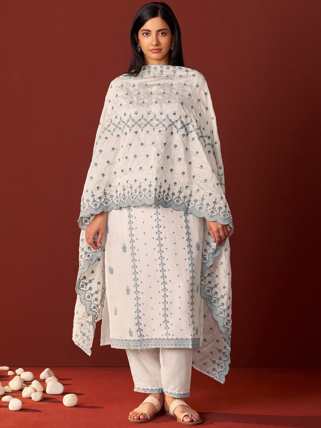 Dhiyona IE Women Ethnic Motifs Embroidered Kurta with Trousers & Dupatta