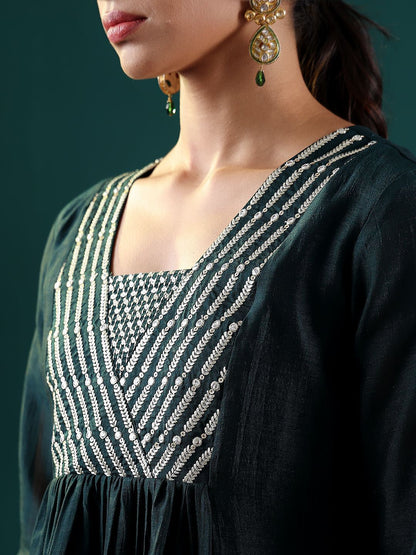 Dhiyona VA Women's Embroidered Regular Sequinned Kurta with Trousers & With Dupatta