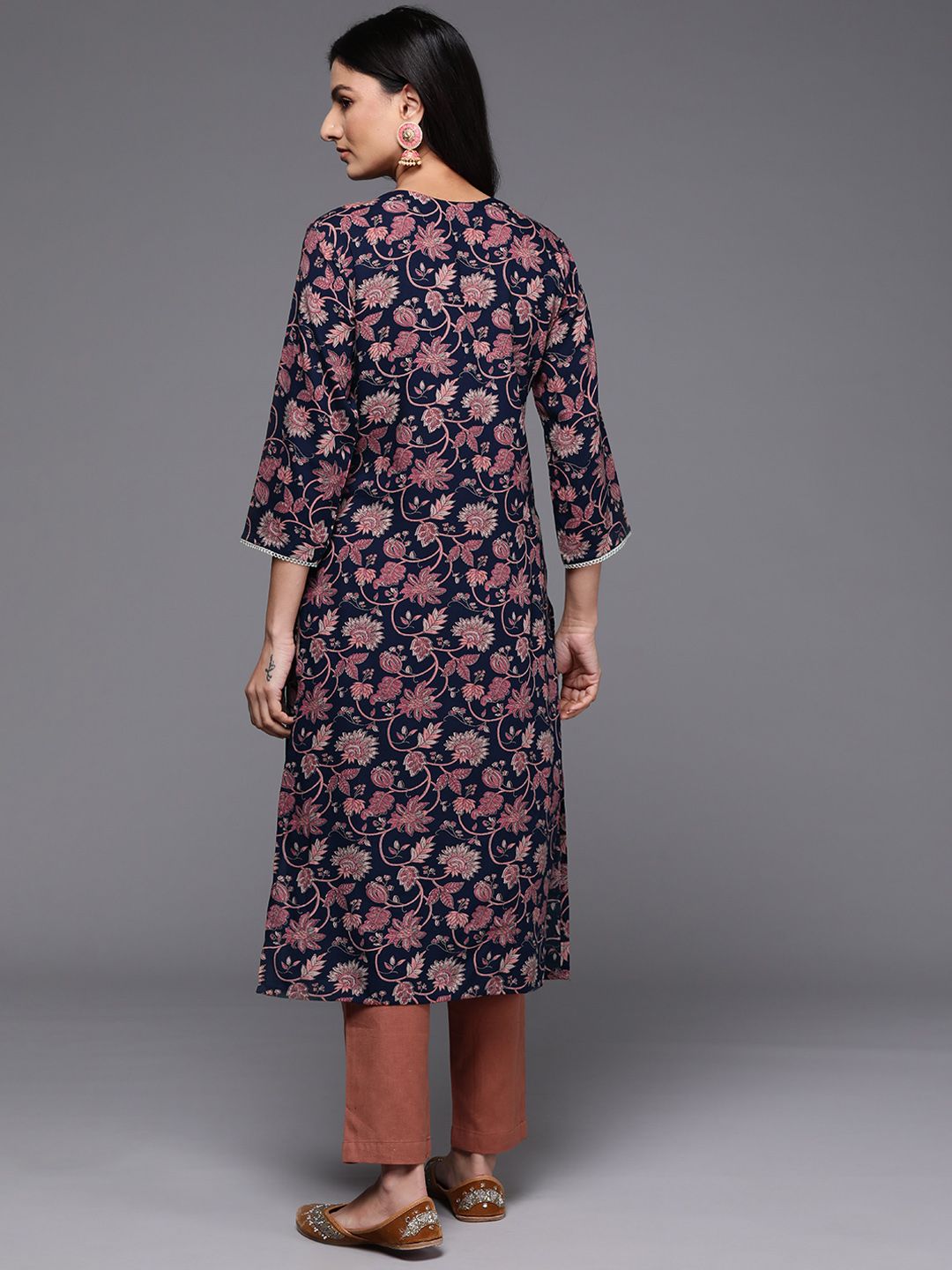 Dhiyona IE Women Floral Printed Thread Work Kurta