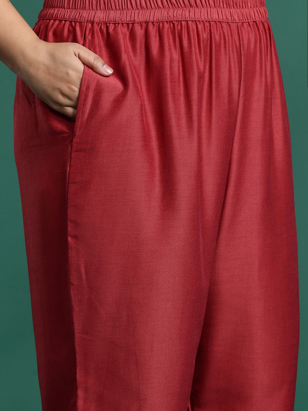 Dhiyona IE Plus Size Ethnic Motifs Embroidered Gotta Patti Kurta Set