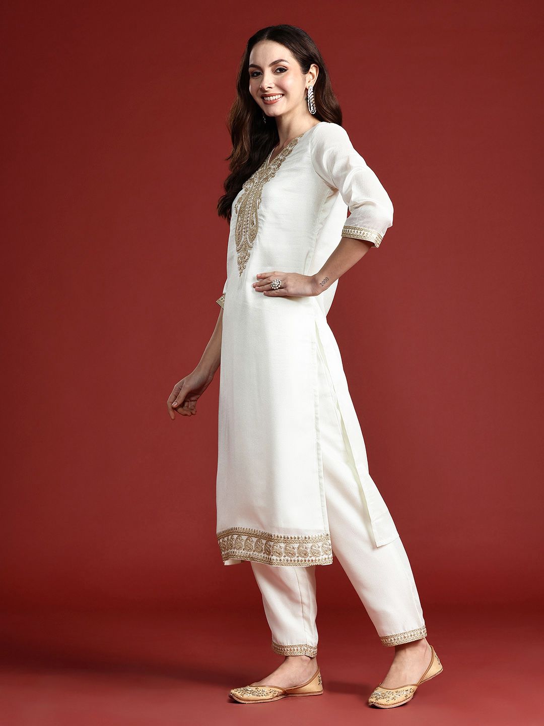 Women Paisley Embroidered Kurta with Trousers & With Dupatta