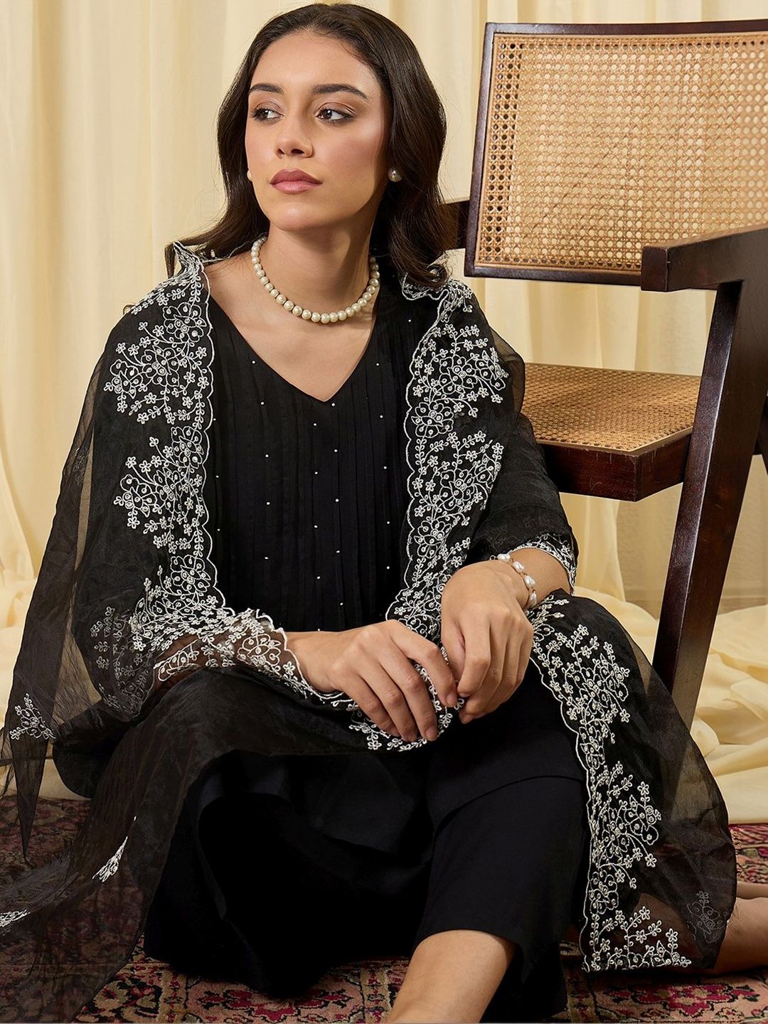 Women Ethnic Motifs Embroidered Regular Thread Work Kurta with Trousers & With Dupatta