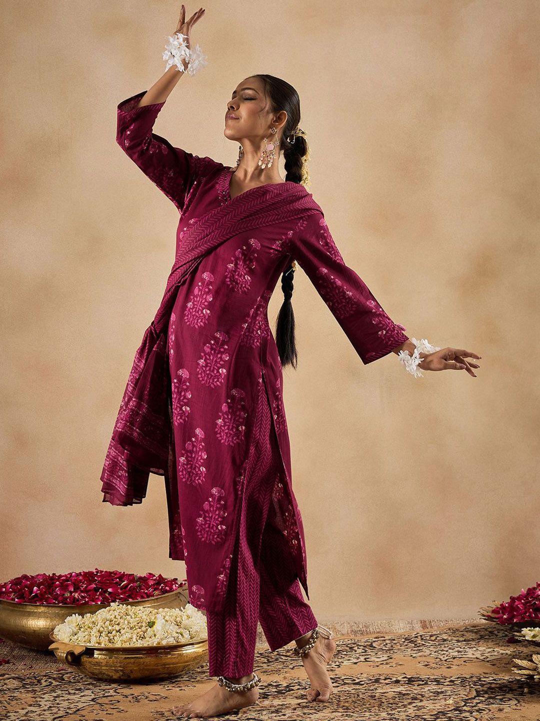 Floral Printed V-Neck Pure Cotton Straight Kurta With Trousers & Dupatta