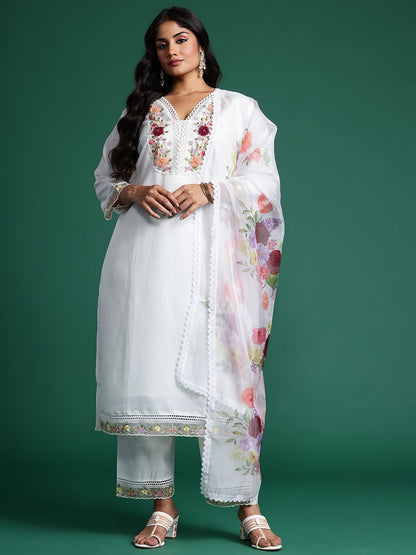 Plus Size Floral Embroidered Beads & Stones Kurta with Trousers & With Dupatta