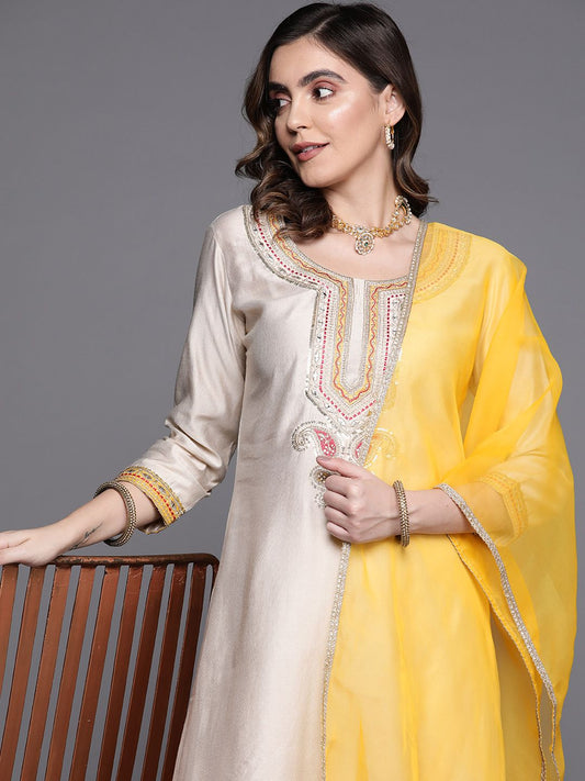 Dhiyona IE Yoke Design Liva Kurta with Trousers & With Dupatta