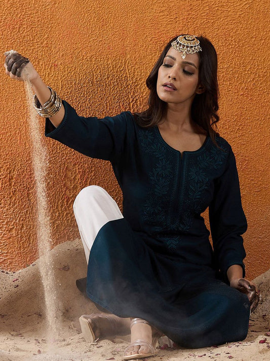 Dhiyona IE Floral Yoke Design Notch Neck Thread Work Kurta